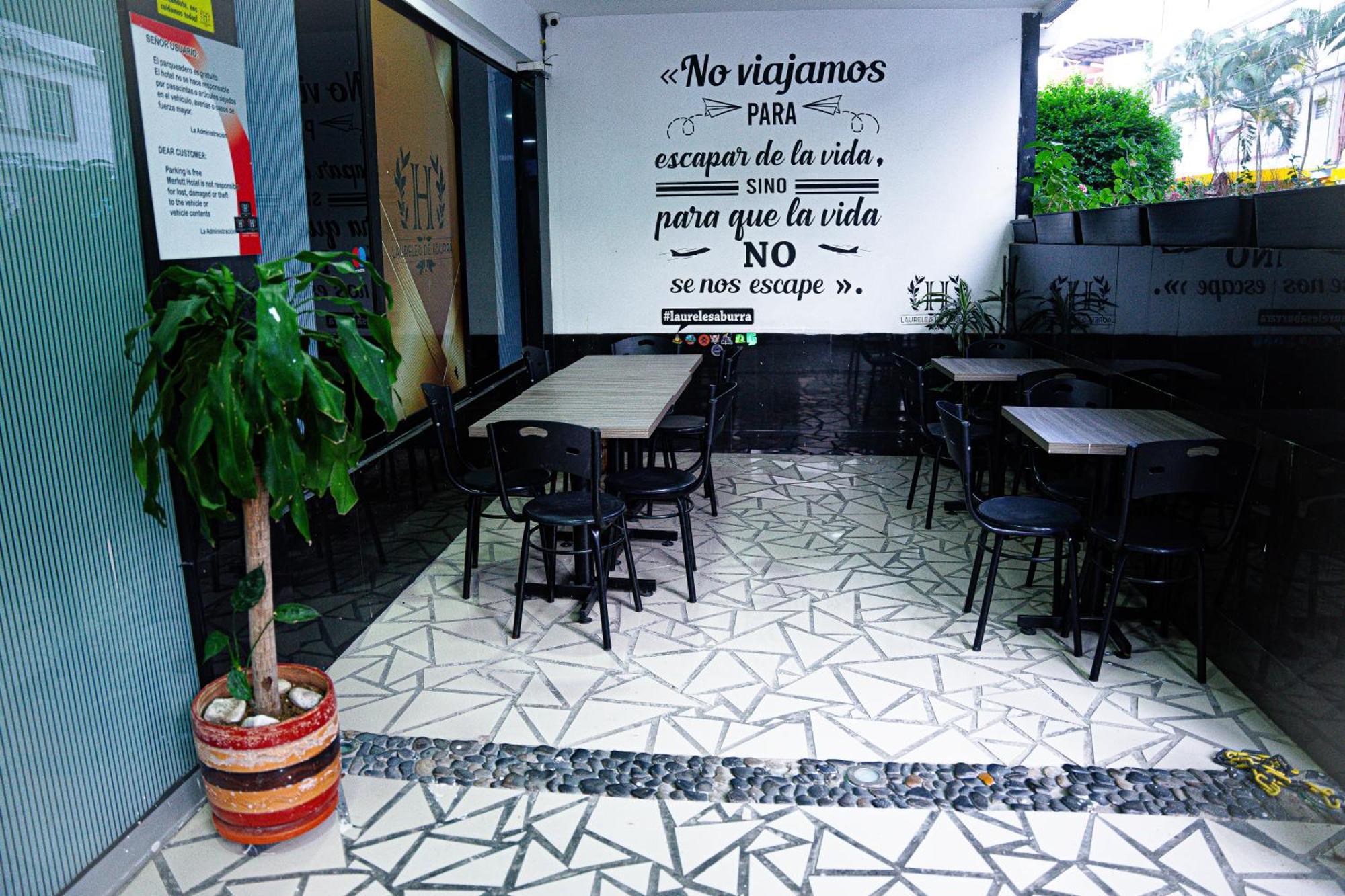 Hotel Laureles De Aburra メデジン エクステリア 写真