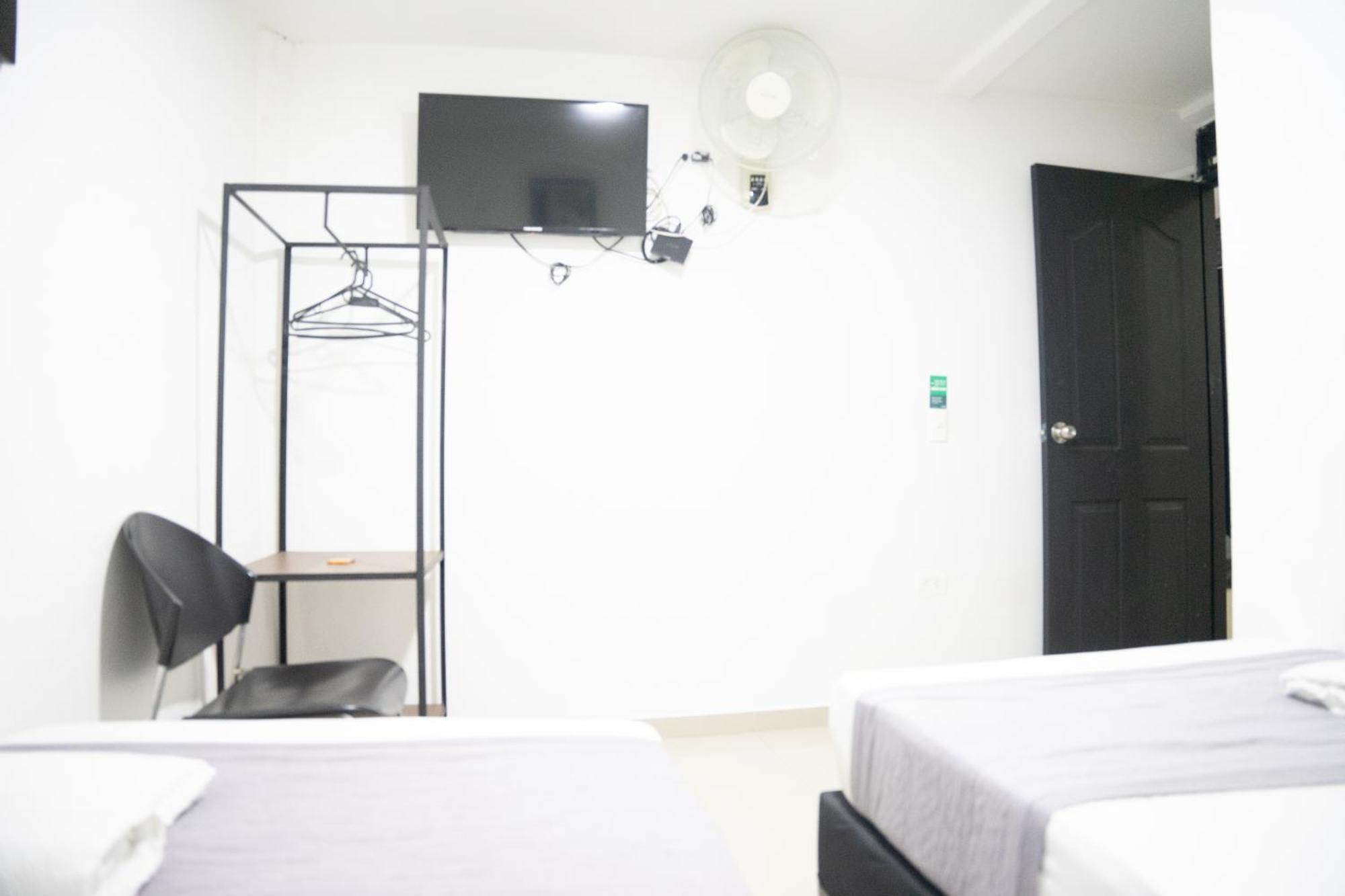 Hotel Laureles De Aburra メデジン エクステリア 写真