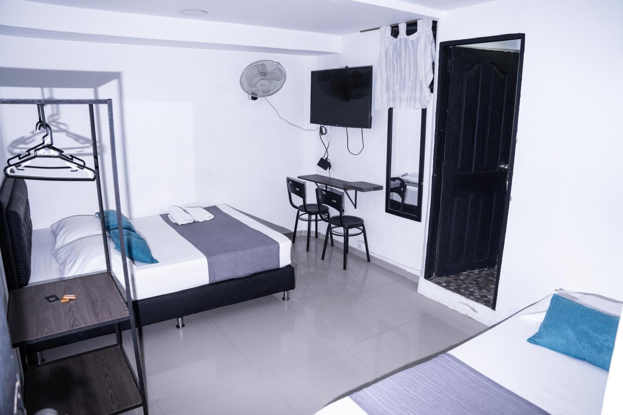 Hotel Laureles De Aburra メデジン エクステリア 写真