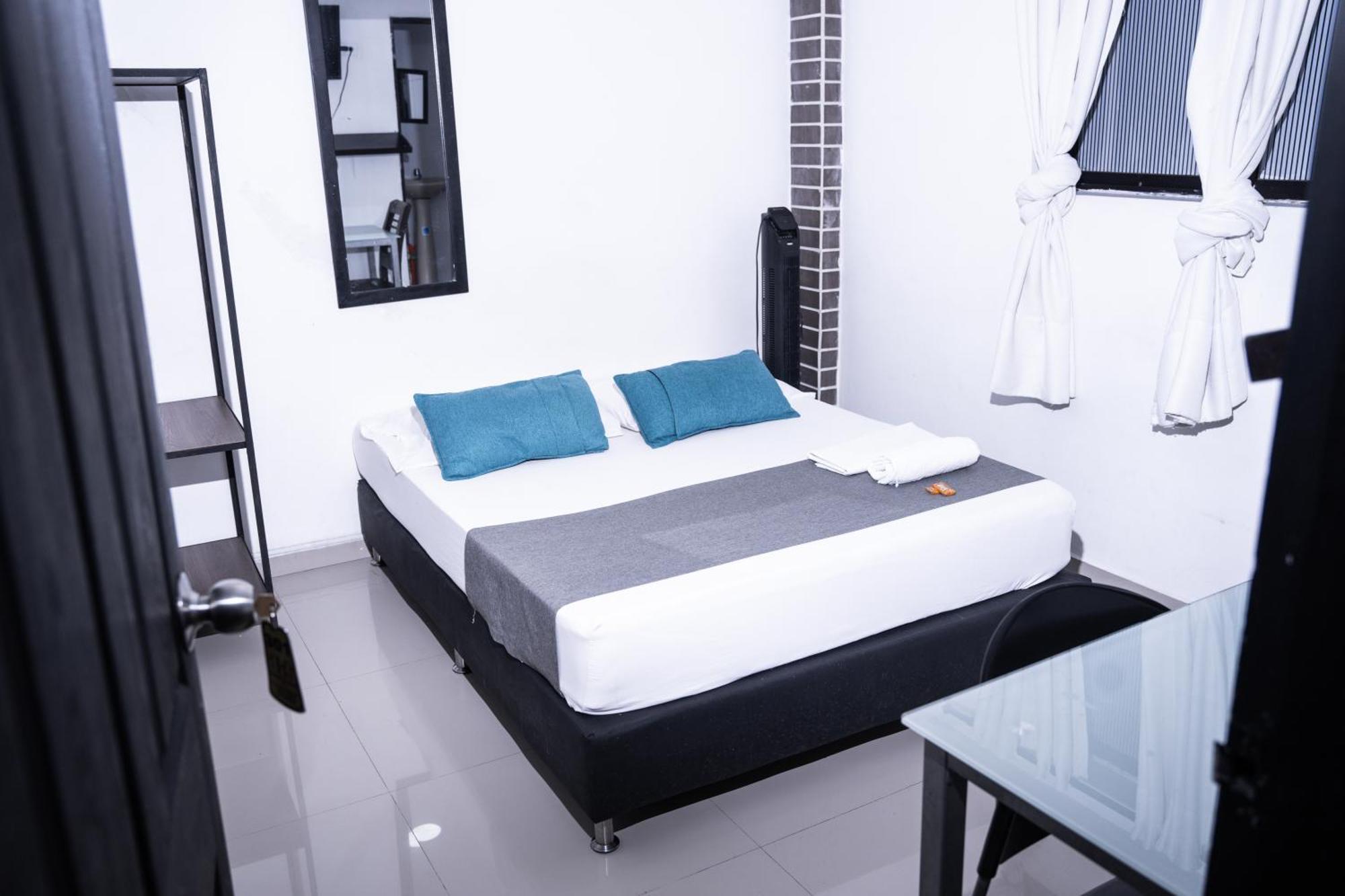 Hotel Laureles De Aburra メデジン エクステリア 写真